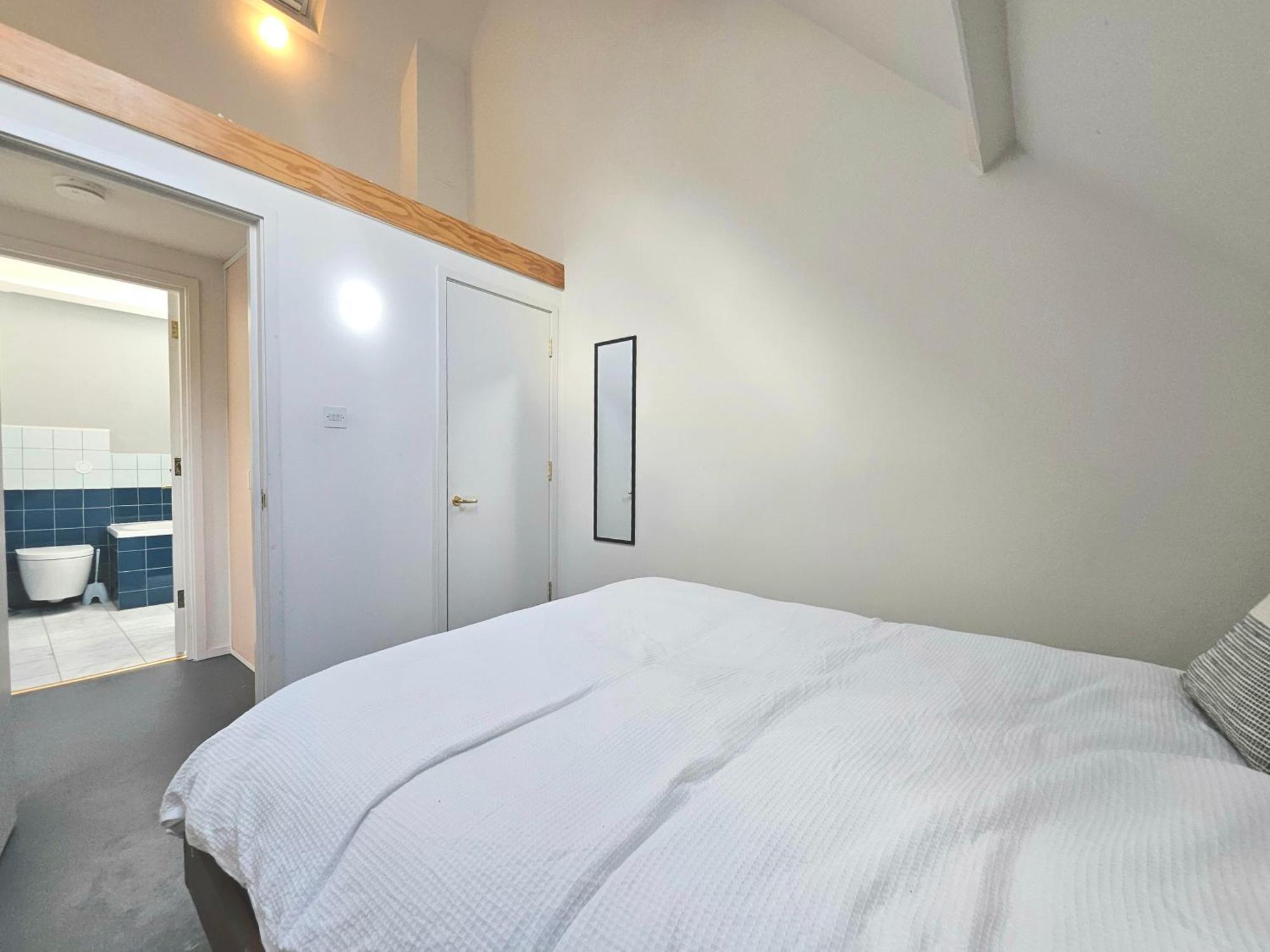 Schoolbell Mews Full 3 Bedroom 2 Bathroom Architect Designed Mews House Fabulous Bow, Victoria Park Location Hébergement de vacances Londres