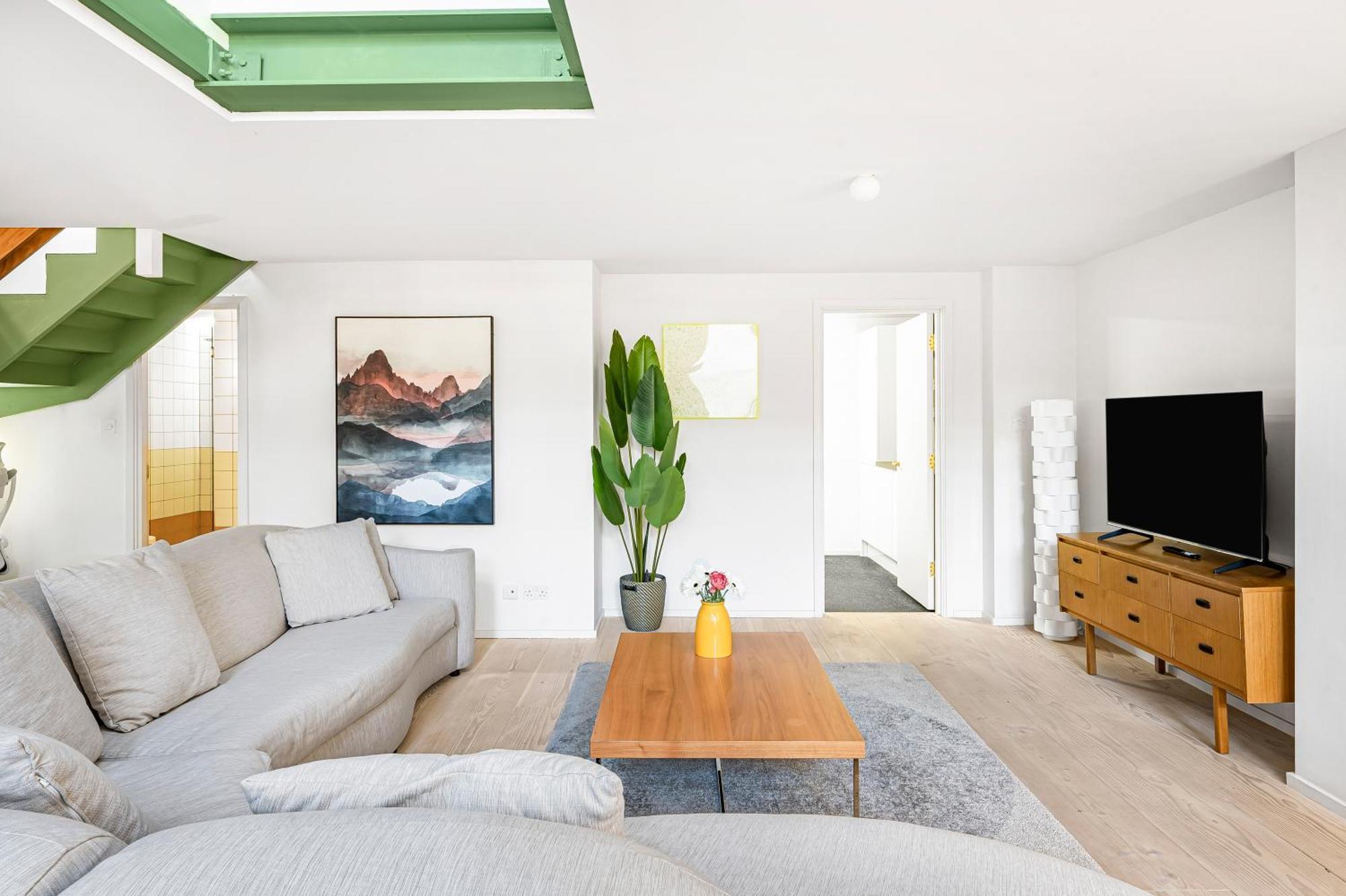 Schoolbell Mews Full 3 Bedroom 2 Bathroom Architect Designed Mews House Fabulous Bow, Victoria Park Location Londres